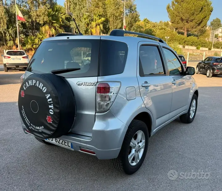 Daihatsu Terios 2011 photo 4