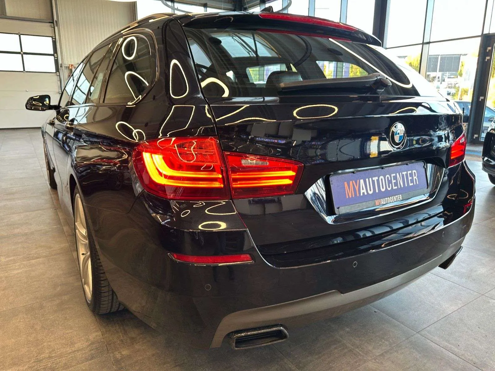 BMW M550D Xdrive Touring 2017 photo 5