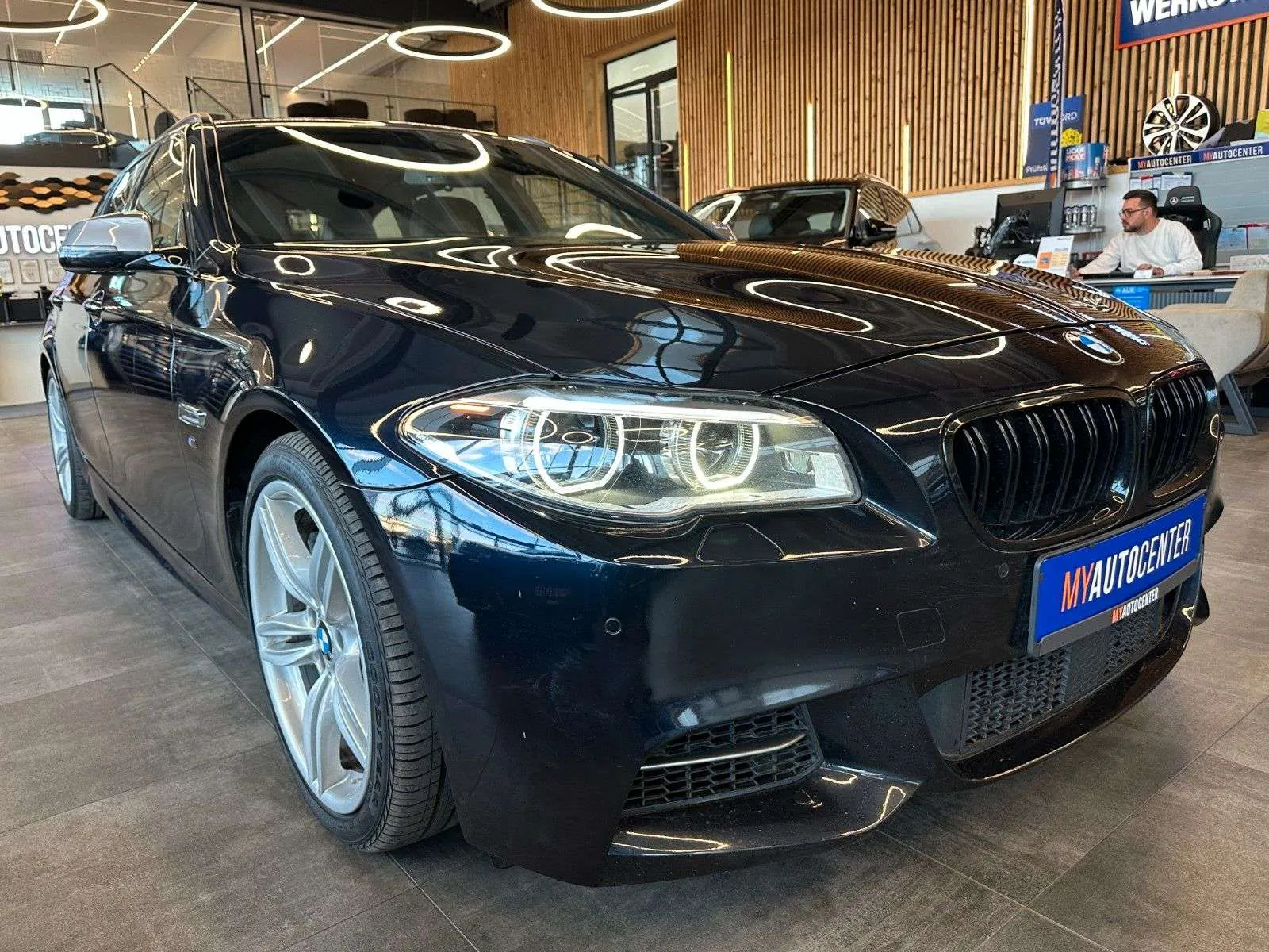BMW M550D Xdrive Touring 2017 photo 3
