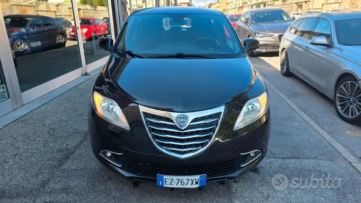 Lancia Ypsilon 2015 photo 2
