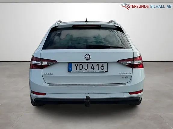 Skoda Superb 2016 photo 5
