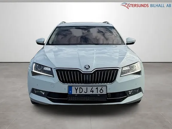 Skoda Superb 2016 photo 2