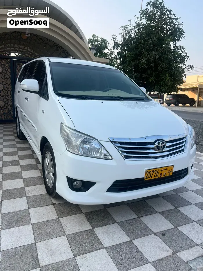 Toyota Innova 2012 photo 3
