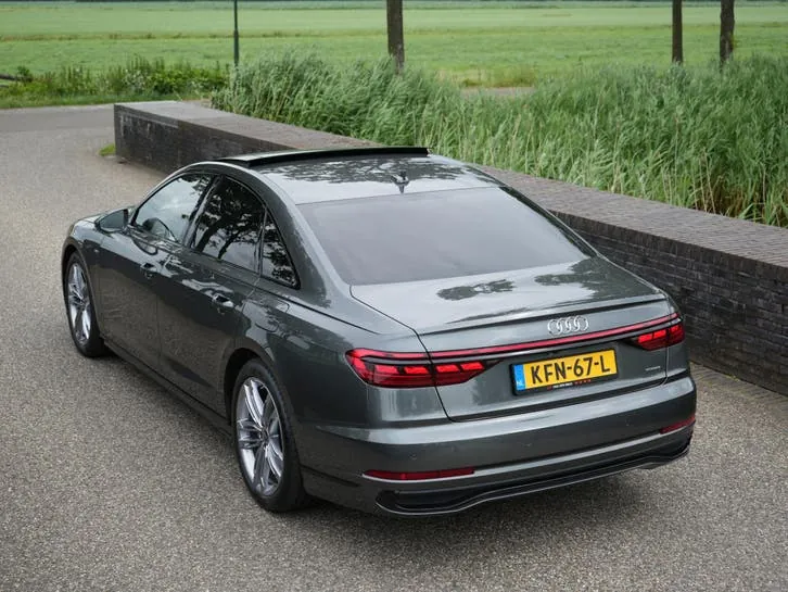 Audi A8 2025 photo 3
