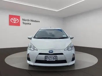 Toyota Aqua 2014 photo 3
