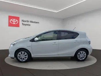 Toyota Aqua 2014 photo 5