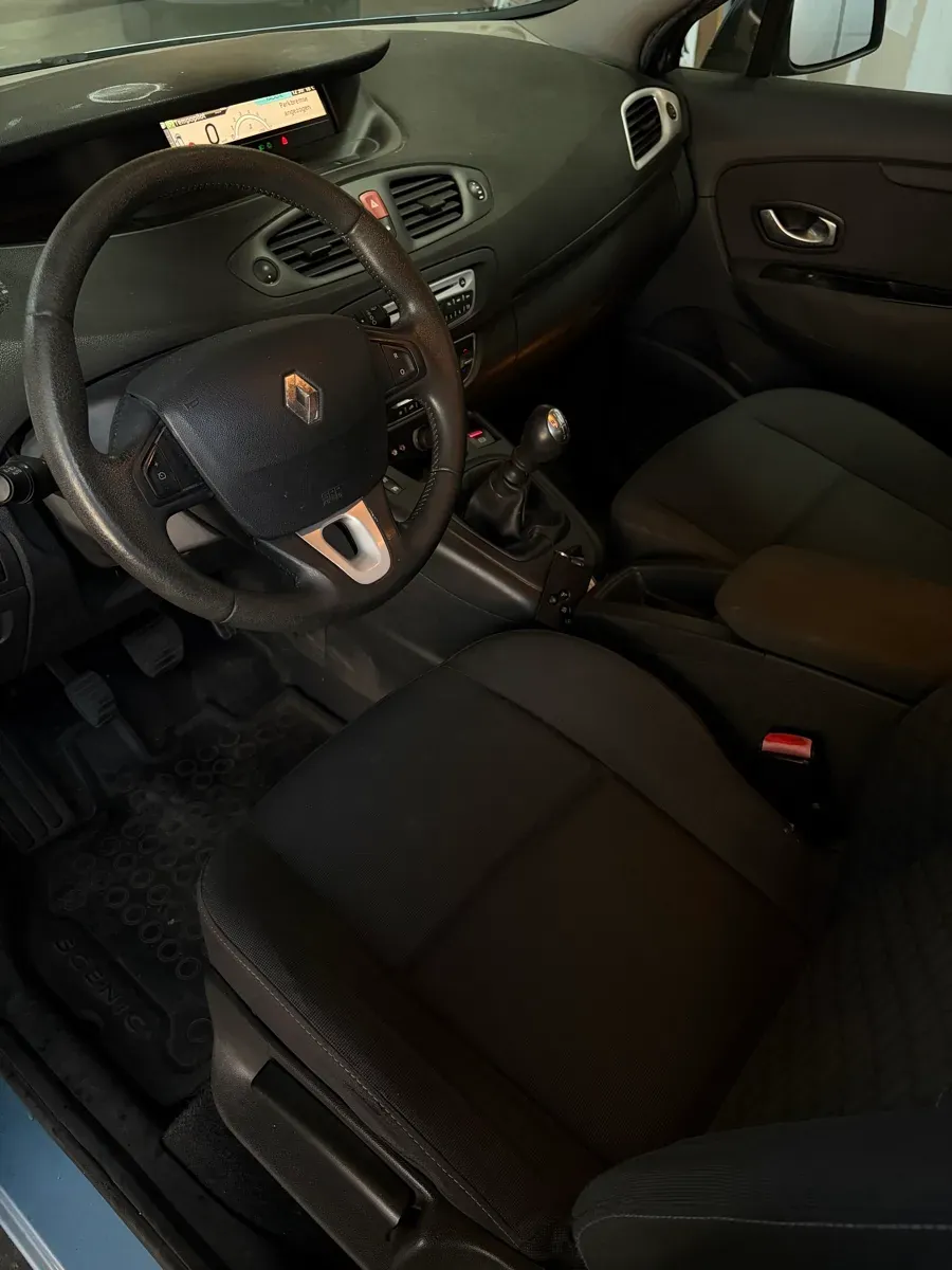 Renault Megane 2010 photo 3