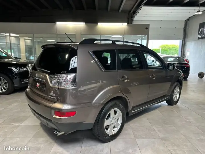 Mitsubishi Outlander 2012 photo 5