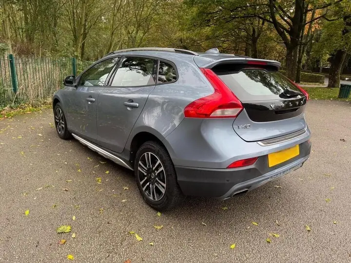 Volvo V40