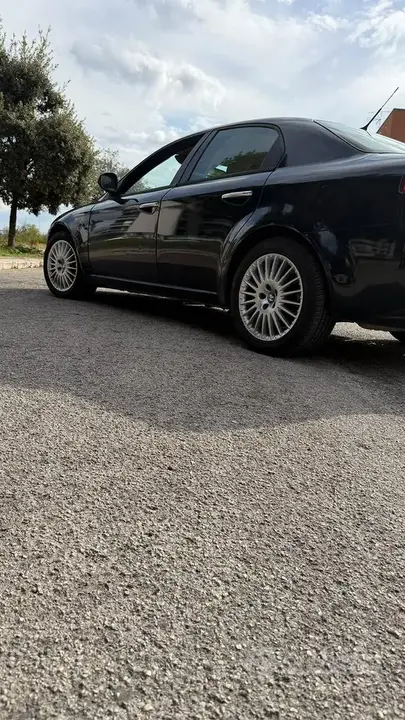 Alfa Romeo 159 2006 photo 2