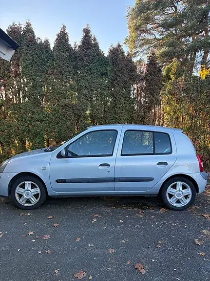 Renault Clio 2005 photo 2