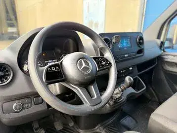 Mercedes-Benz Sprinter photo 2
