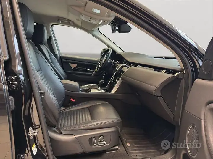 Land Rover Discovery Sport 2022 photo 3
