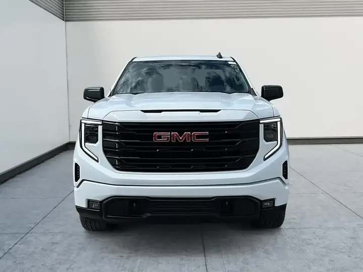GMC Sierra 1500 2024 photo 2