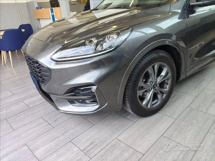 Ford Kuga 2023 photo 2