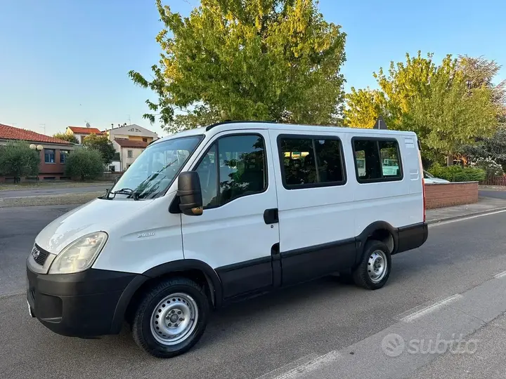 Iveco Daily 2009 photo 2