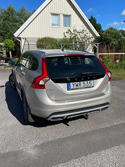 Volvo V60 Cross Country 2018 photo 5