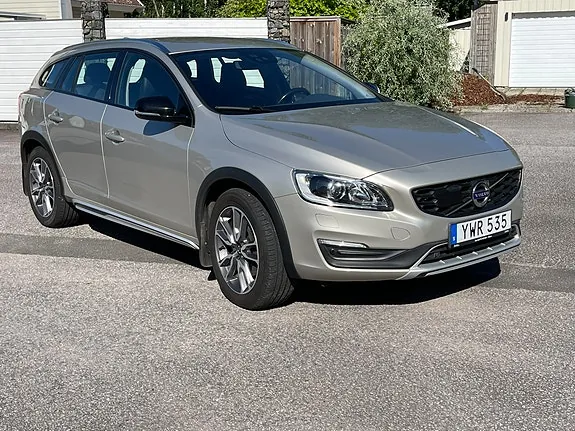 Volvo V60 Cross Country 2018 photo 3