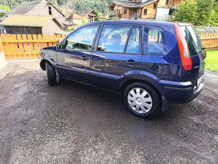Ford Fusion 2004 photo 3