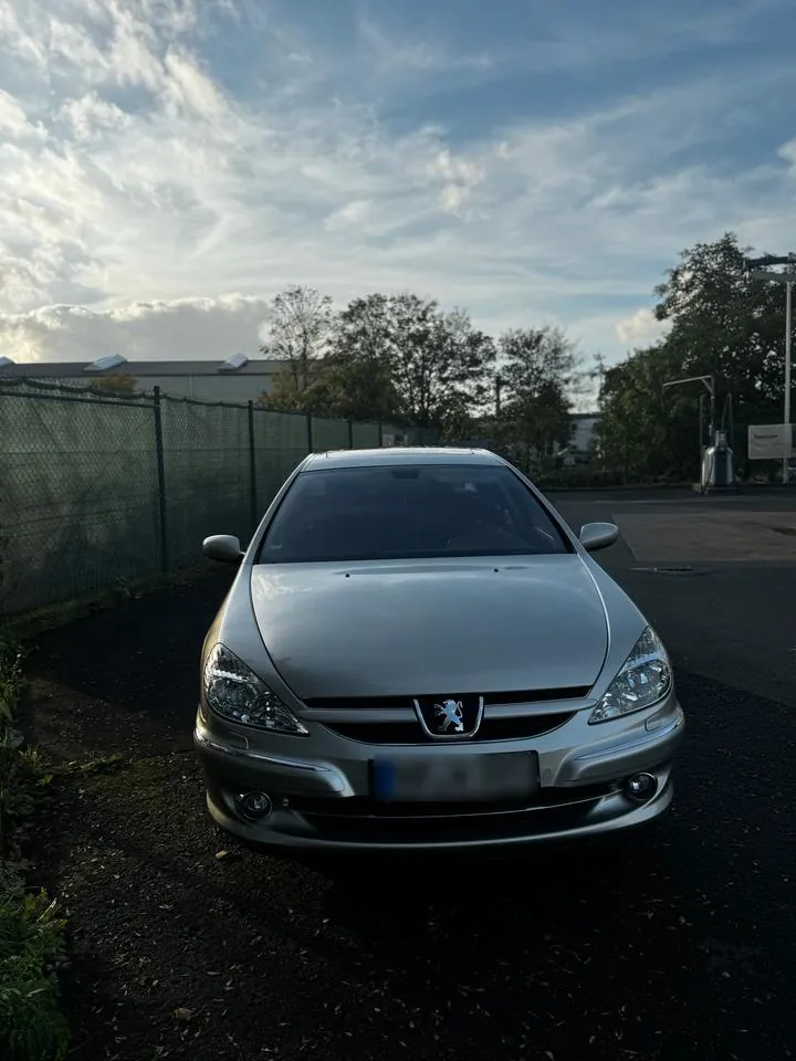 Peugeot 607