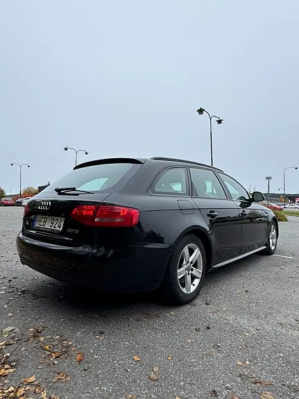 Audi A4 2009 photo 4