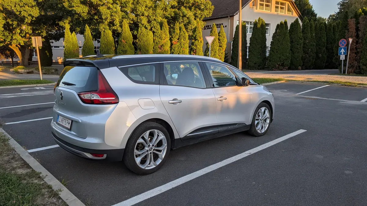 Renault Grand Scénic 2017 photo 2