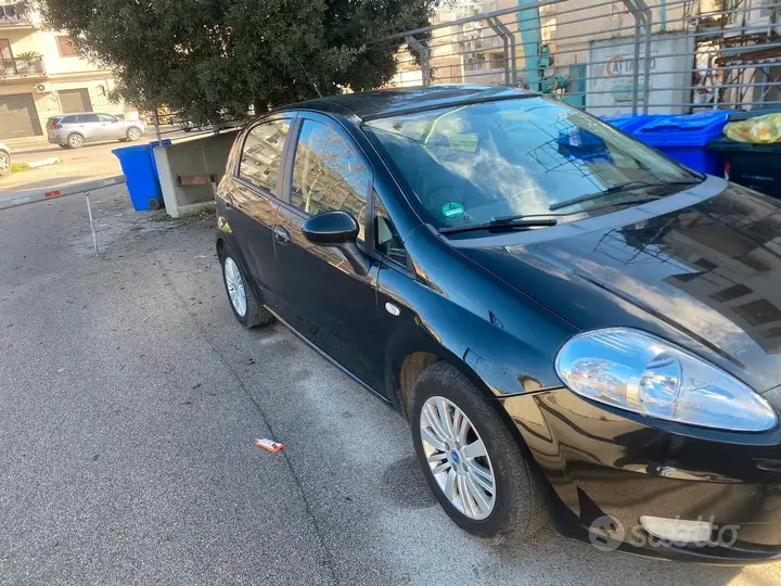 Fiat Grande Punto 2007 photo 2