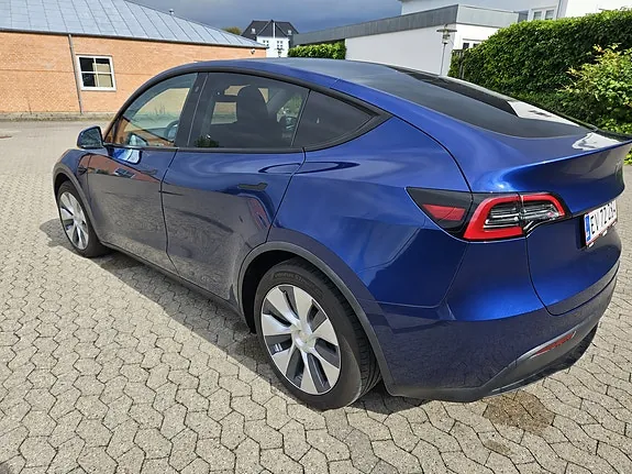 Tesla Model Y 2023 photo 5