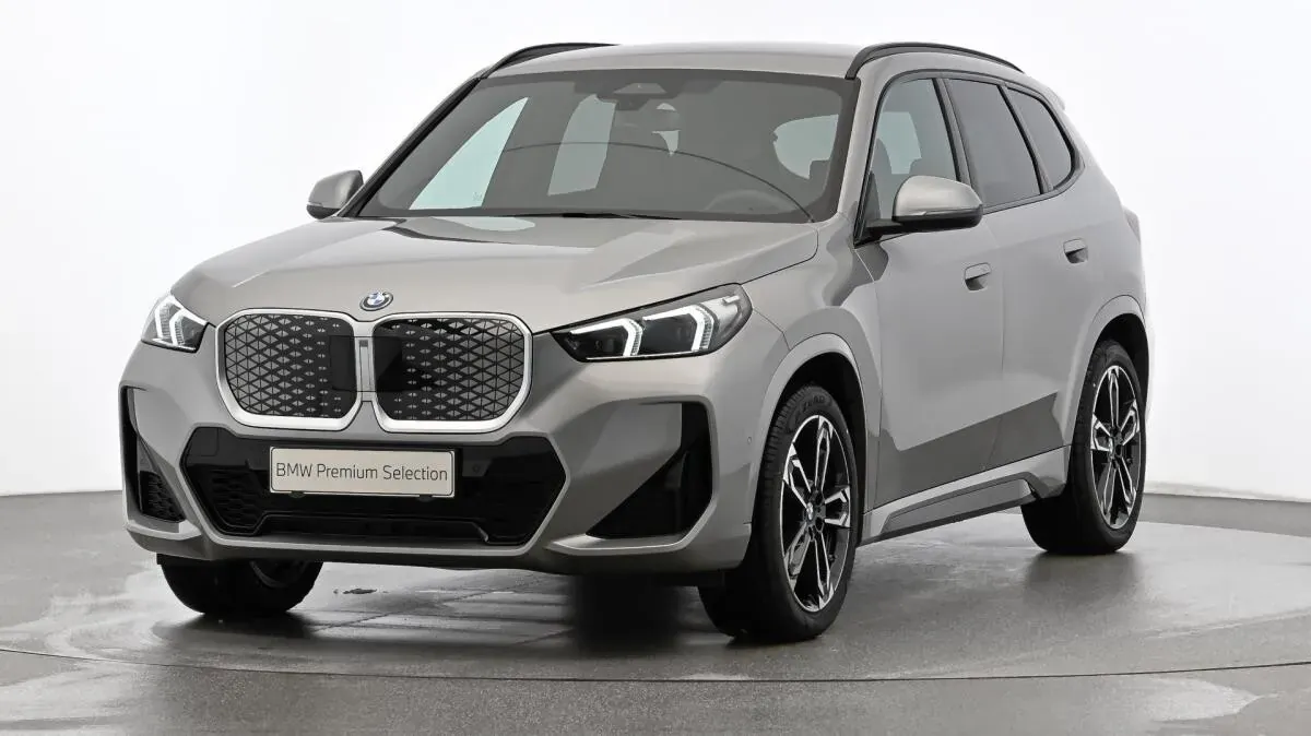BMW Ix1 2026 photo 2