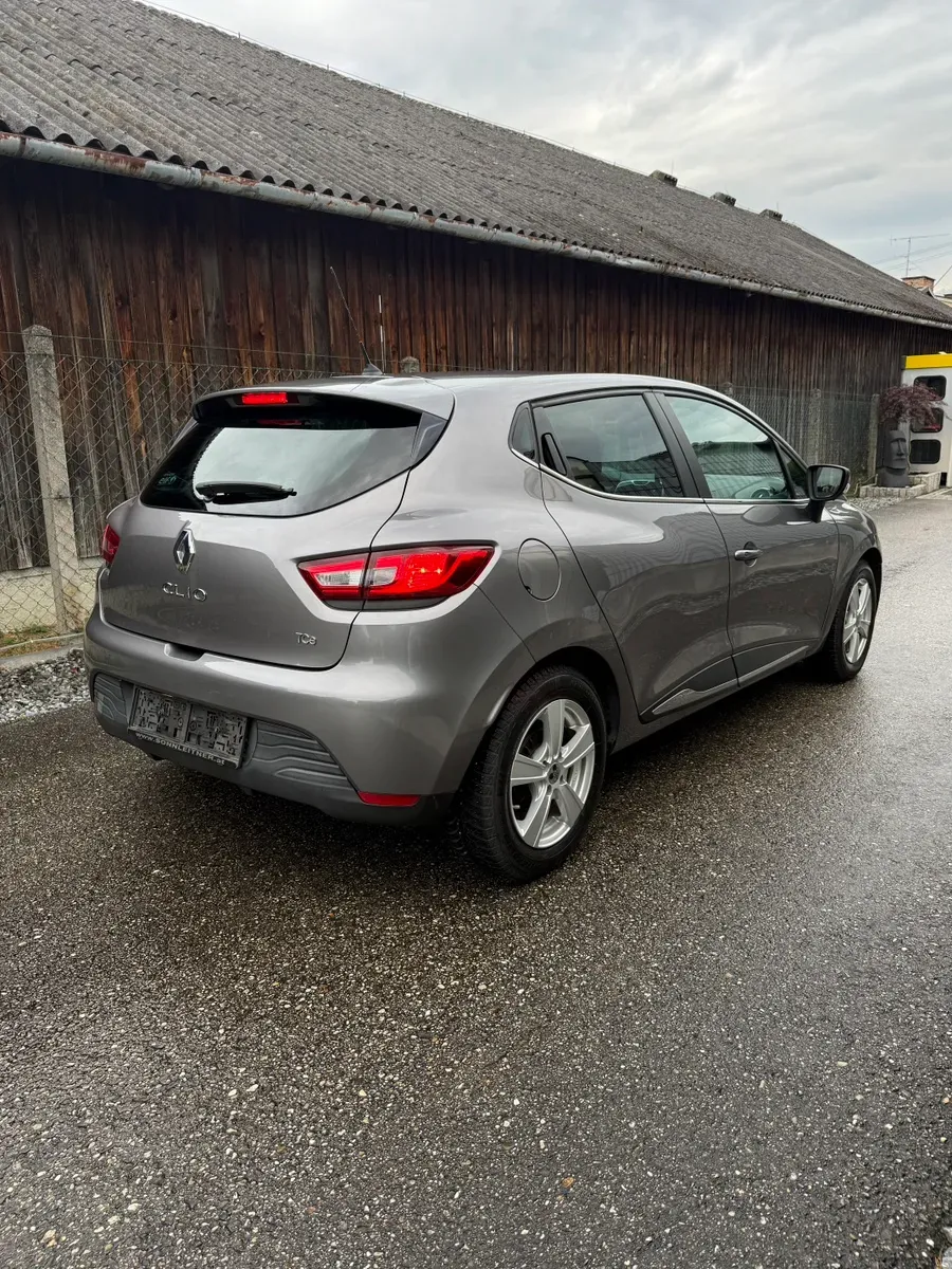Renault Clio 2015 photo 2