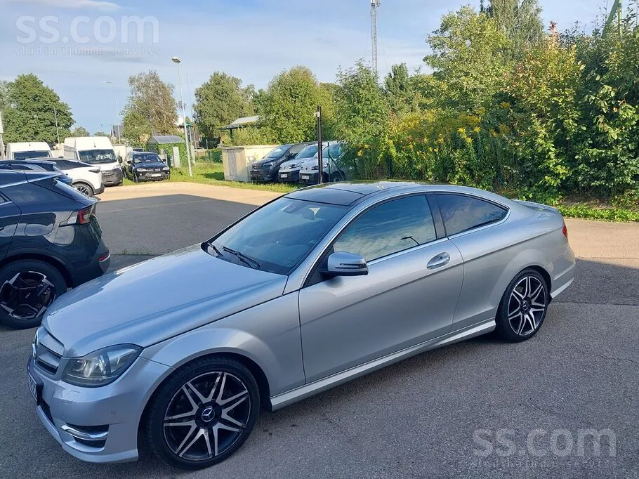 Mercedes-Benz C350 2014 photo 2
