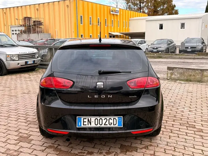 Seat Leon 2012 photo 4