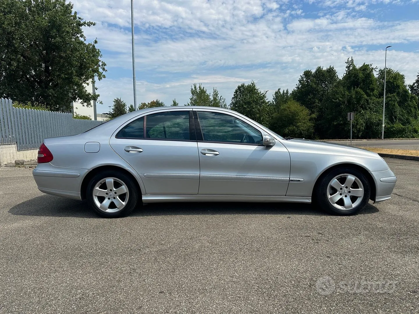 Mercedes-Benz E 220 Cdi 2003 photo 4