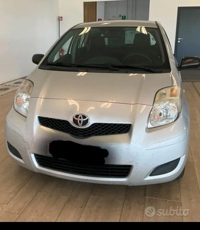 Toyota Yaris 2011 photo 4