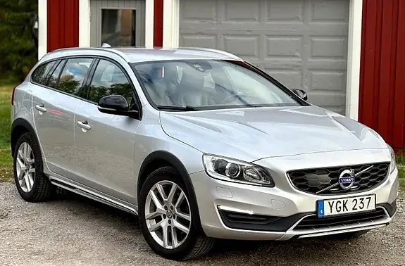 Volvo V60 Cross Country 2017 photo 3