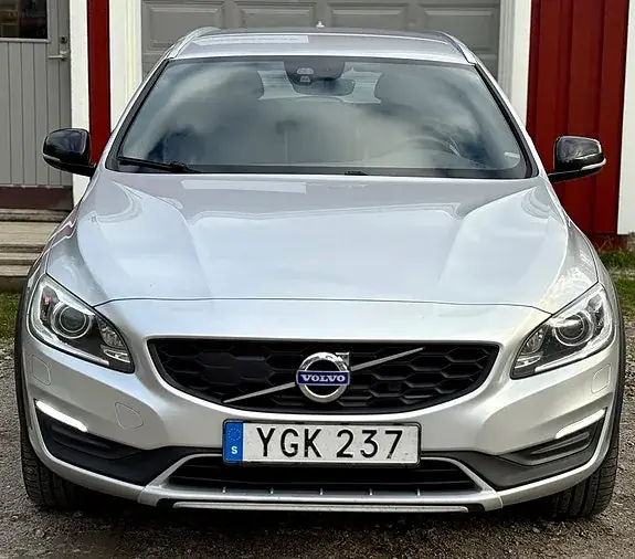 Volvo V60 Cross Country 2017 photo 2