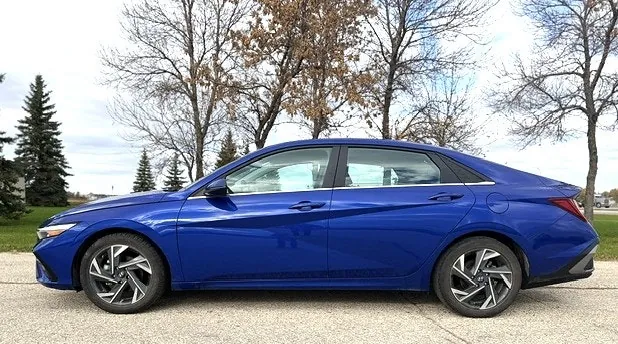 Hyundai Elantra 2024 photo 2