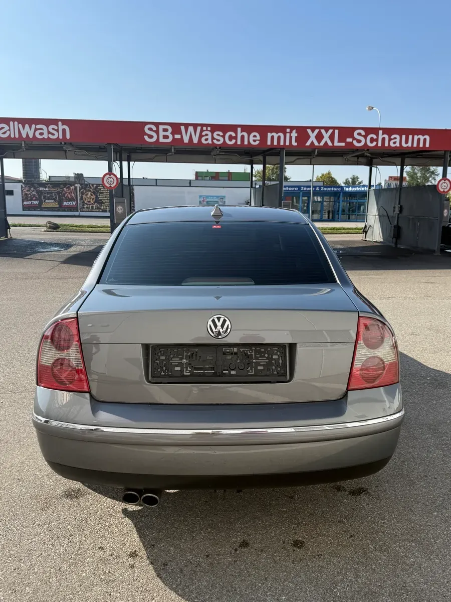 Volkswagen Passat 2004 photo 2