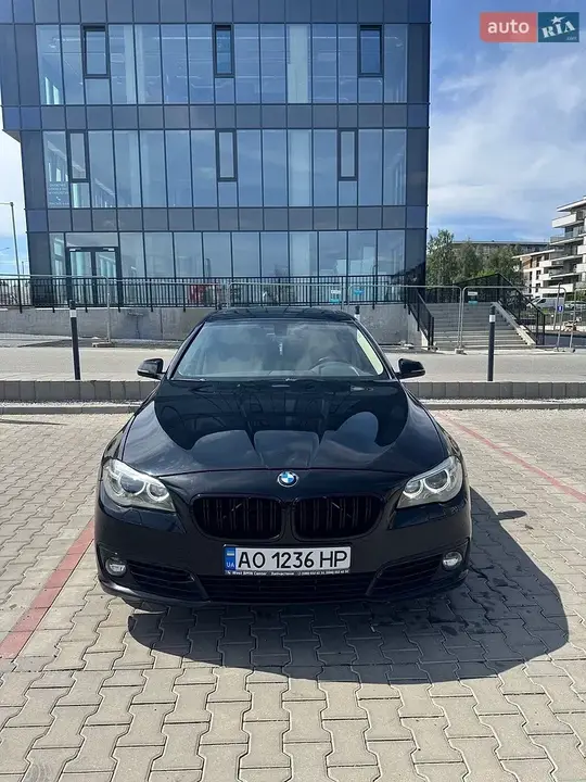 BMW 5 Series 2013 photo 2