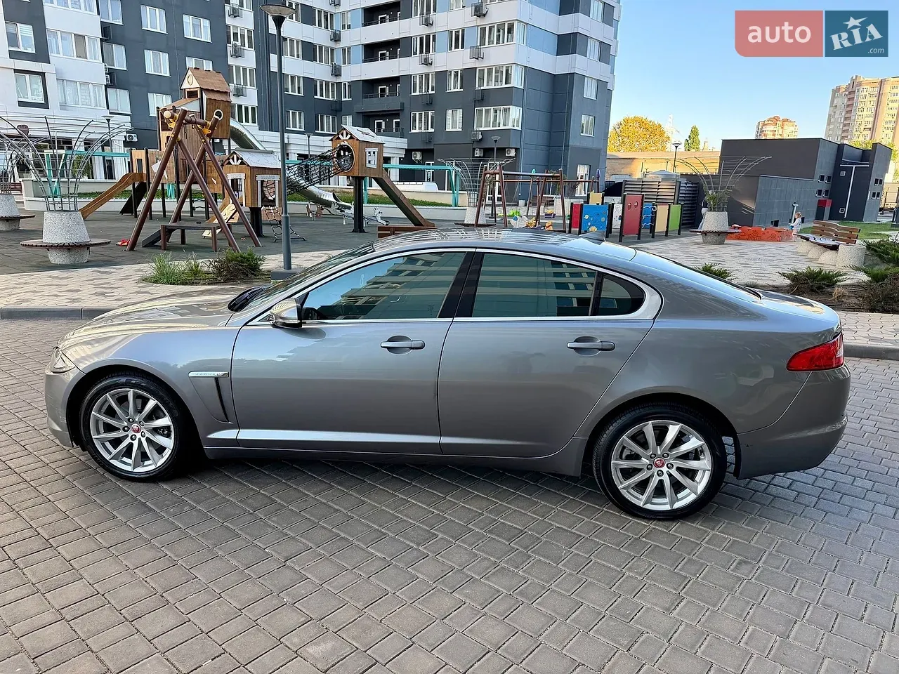 Jaguar Xf 2014 photo 4