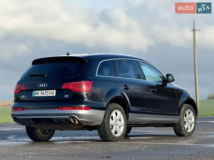 Audi Q7 2011 photo 3
