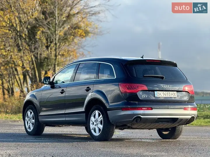 Audi Q7 2011 photo 4