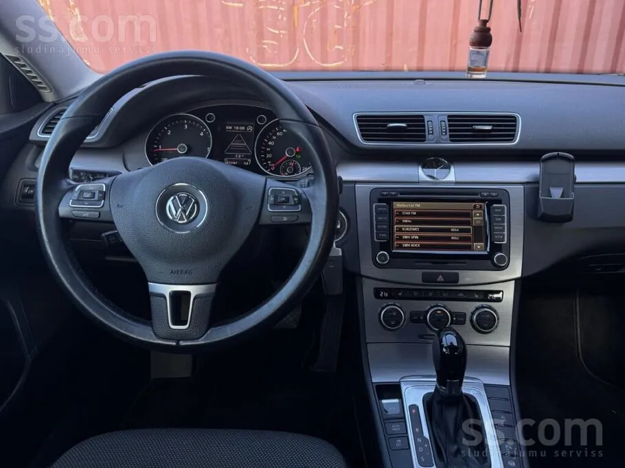 Volkswagen Passat 2013 photo 5