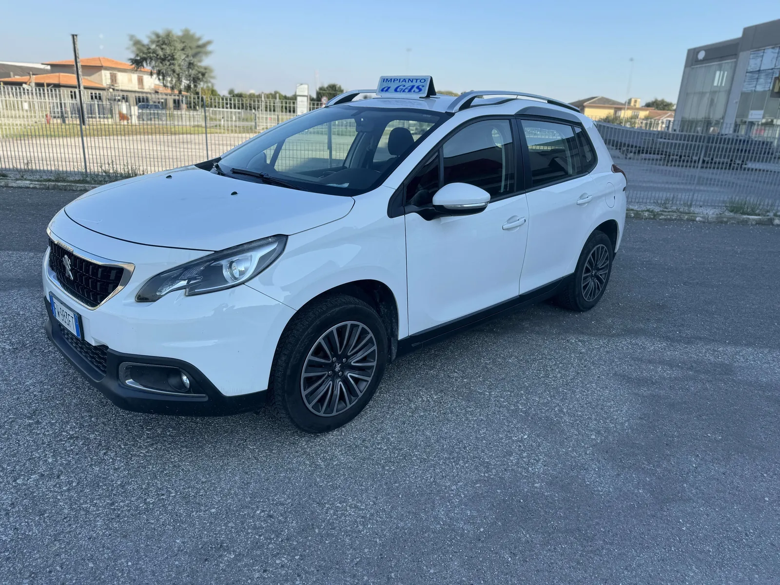 Peugeot 2008 2019 photo 2