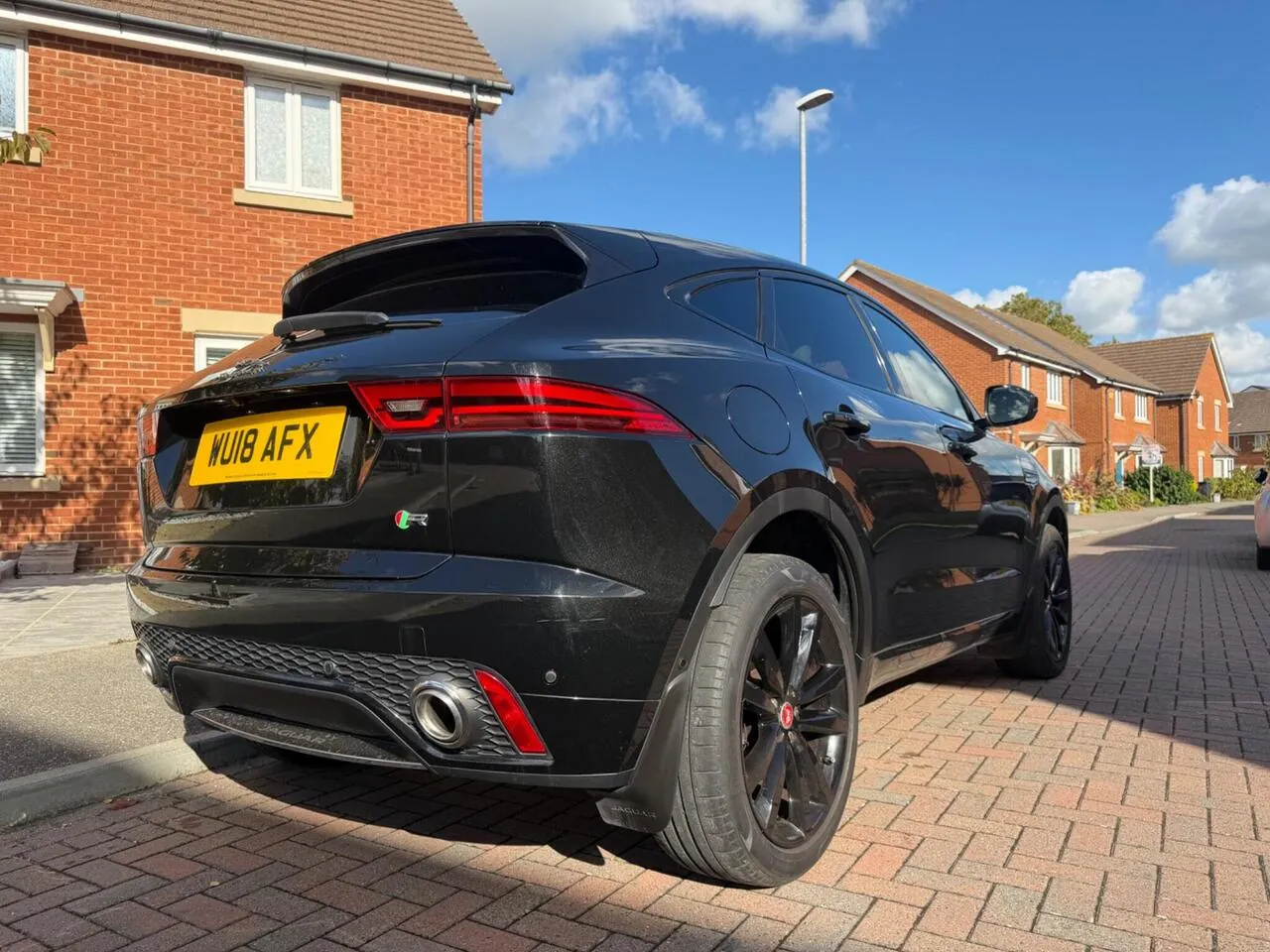 Jaguar E-Pace 2018 photo 3