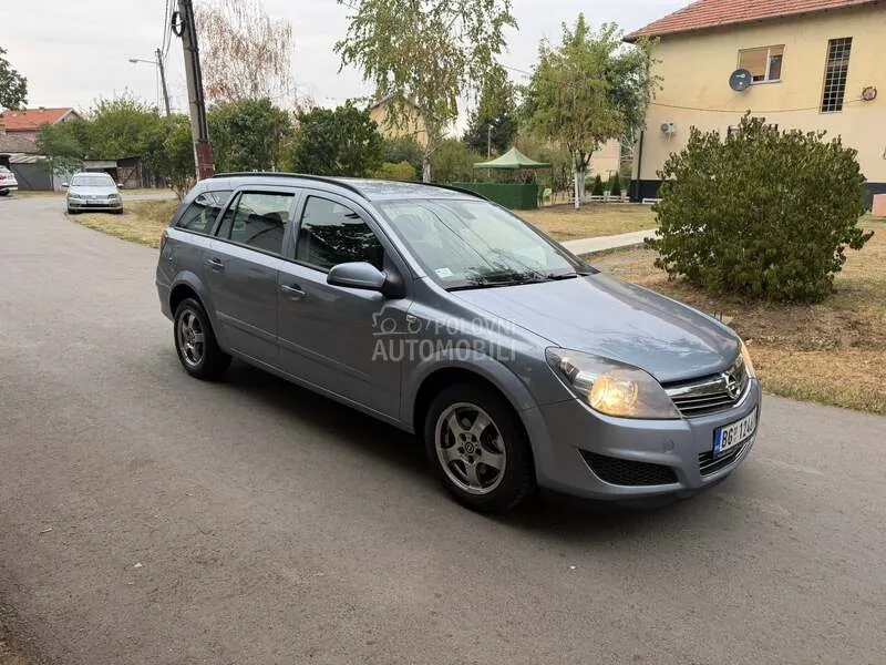 Opel Astra H 2008 photo 3