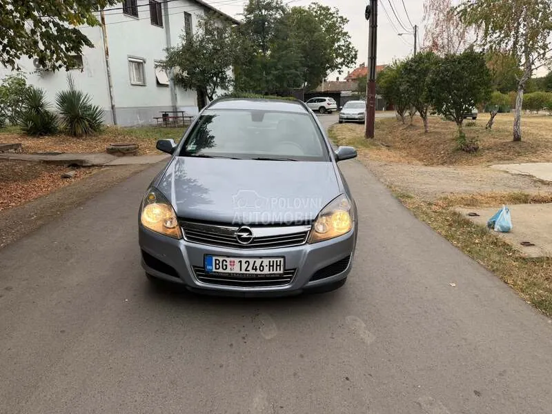 Opel Astra H 2008 photo 2