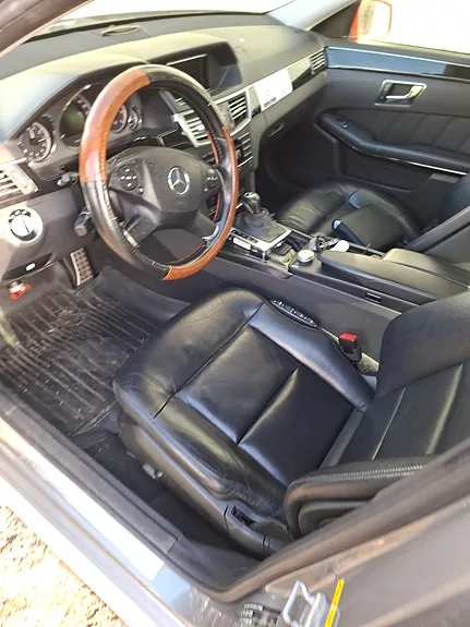 Mercedes-Benz E220 D 2010 photo 2