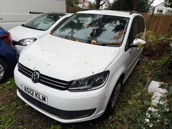 Volkswagen Touran 2024 photo 2