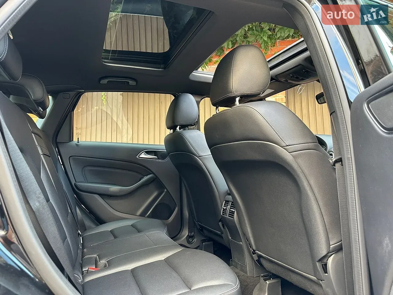 Mercedes-Benz B-Class 2017 photo 4